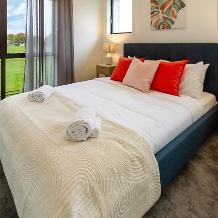 Peaceful Park View Townhouse 2 Bed W/Carpark Διαμέρισμα Κράισττσερτς Εξωτερικό φωτογραφία