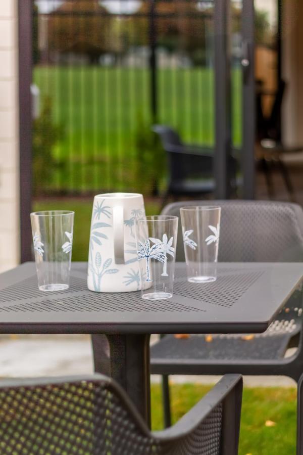 Peaceful Park View Townhouse 2 Bed W/Carpark Διαμέρισμα Κράισττσερτς Εξωτερικό φωτογραφία