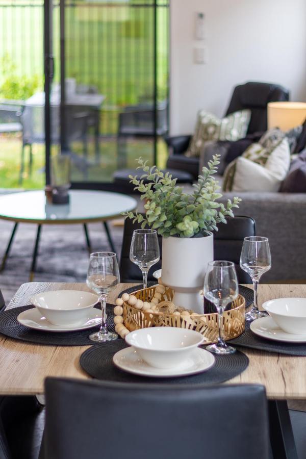 Peaceful Park View Townhouse 2 Bed W/Carpark Διαμέρισμα Κράισττσερτς Εξωτερικό φωτογραφία