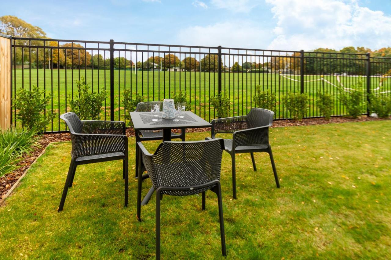 Peaceful Park View Townhouse 2 Bed W/Carpark Διαμέρισμα Κράισττσερτς Εξωτερικό φωτογραφία