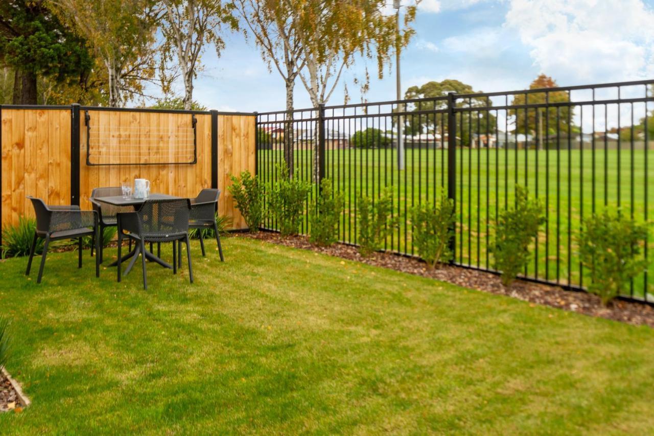 Peaceful Park View Townhouse 2 Bed W/Carpark Διαμέρισμα Κράισττσερτς Εξωτερικό φωτογραφία